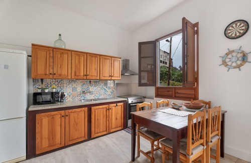 Hermigua House | Holiday Home 'El Hoyo' with Mountain View, Private Terrace and Wi-Fi