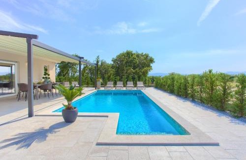 Vrh Villa | Holiday Home Elegant