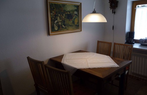 Eisenbach House | Holiday Home 'Elfi Mit 85qm' with Shared Terrace, Shared Garden and Wi-Fi