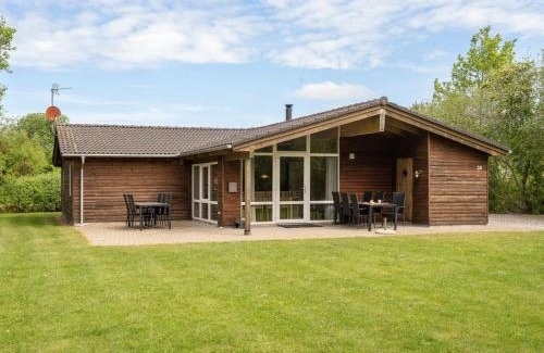 Torup Strand House | Holiday Home Els - 900m from the sea by Interhome