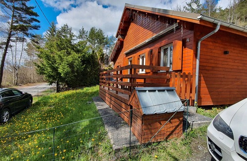 Seyne House | Holiday Home 'Entier Avec Spa 6 Personnes' with Mountain View, Wi-Fi and Air Conditioning