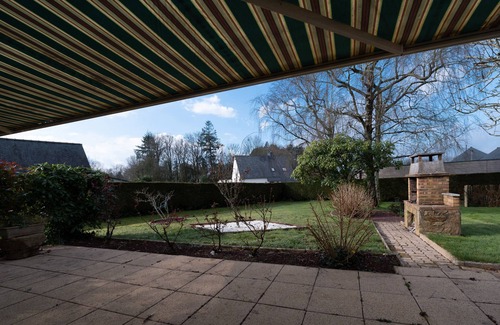 Pluvigner House | Holiday Home 'Entre Terre Et Mer' with Private Terrace, Private Garden and Wi-Fi