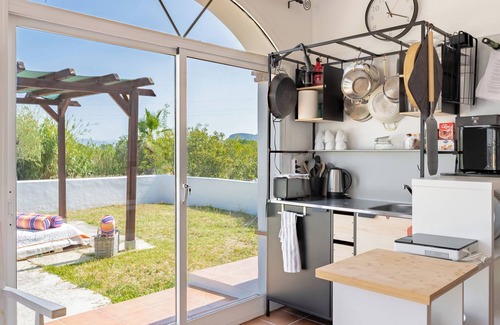 Alhaurin el Grande Villa | Holiday Home 'Finca Lavinia' with Mountain View, Wi-Fi and Air Conditioning