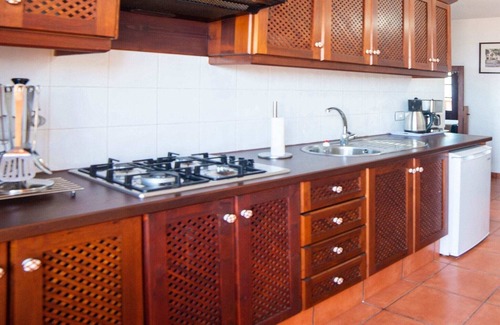 El Guincho House | Holiday Home in Icod with Sea View Terrace