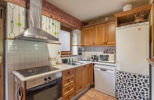 Bellver de Cerdanya House | Holiday Home 'Vall Bellver' with Mountain View, Private Terrace and Wi-Fi