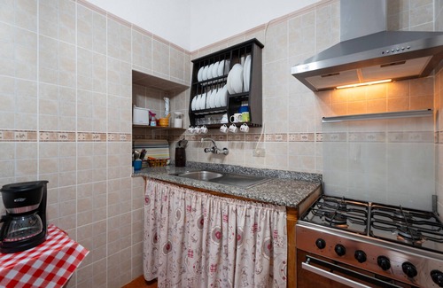 Valverde House | Holiday Home 'Mary Valverde' with Sea View, Private Terrace and Wi-Fi