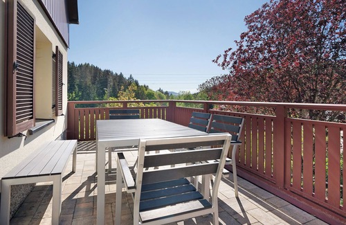 Grossrueckerswalde House | Holiday Home 'Ferienhaus Pöhlbergblick' with Mountain View, Private Terrace and Wi-Fi