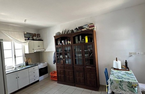 Kithira House | Holiday Home 'Family Apartment In Potamos Kythira' with Mountain View, Wi-Fi and Air Conditioning