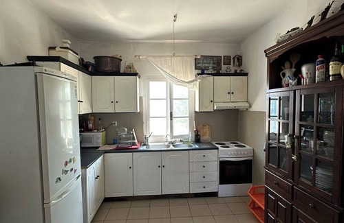 Kithira House | Holiday Home 'Family Apartment In Potamos Kythira' with Mountain View, Wi-Fi and Air Conditioning