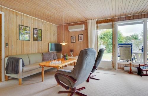 Hou House | Holiday Home Farthin - 800m from the sea by Interhome