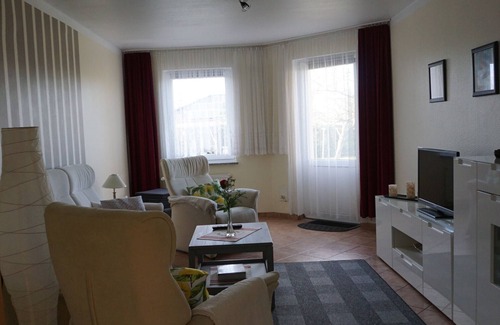 Muritz House | Holiday Home 'Ferienhaus Müritz - Brockmann' with Private Terrace, Shared Garden and Wi-Fi