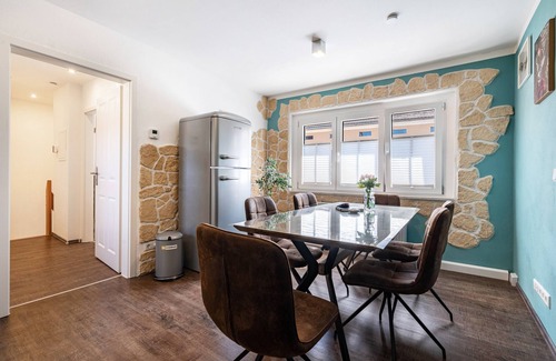 Bautzen House | Holiday Home 'Ferienhaus Unterm Schloss' with Balcony and Wi-Fi