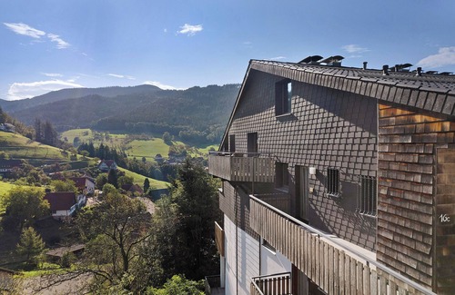 Busterbach House | Holiday Home 'Ferienhaus Schwarzwaldleben' with Mountain View, Balcony & Wi-Fi