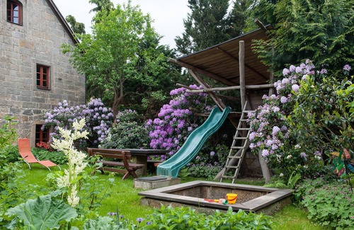 Graupa House | Holiday Home 'Ferienhaus Zum Rundling' with Private Terrace, Shared Garden and Wi-Fi