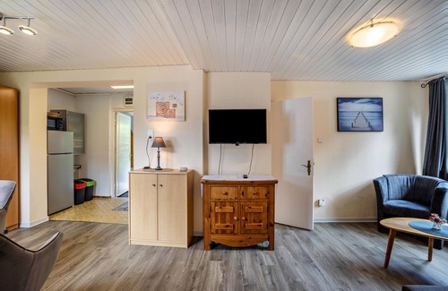 Itzehoe House | Holiday Home 'Ferienwohnung Carstens' with Private Terrace, Private Garden and Wi-Fi