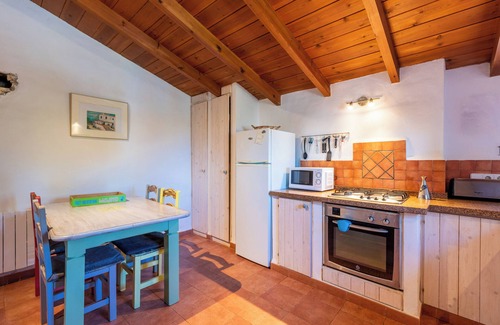 Alora House | Holiday Home "Finca Las Nuevas Casa Carmen" with Mountain View, Pool, Wi-Fi, Terrace & Garden