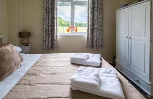 Henfield House | Holiday Home Fir Cottage by Interhome