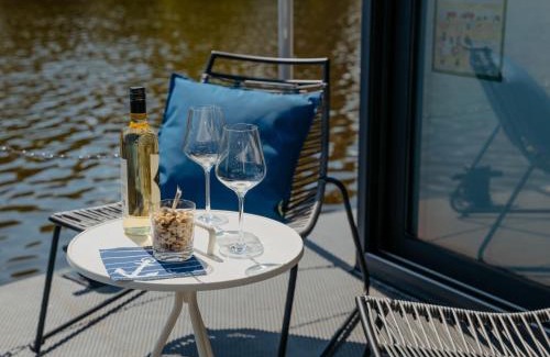 Mettlach House | Holiday Home Floating Home-Hausboot in Mettlach Hafen by Interhome