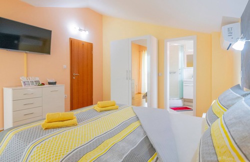 Sestanovac House | Holiday home for 10 guests with 185m² in Katuni (174060)