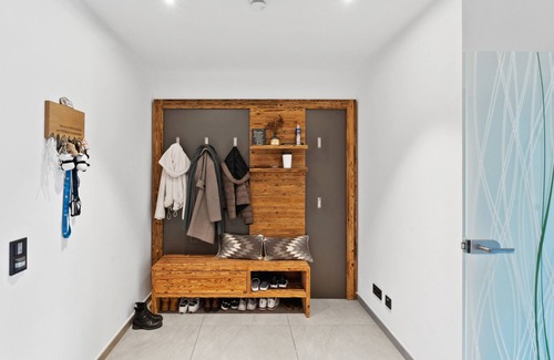Traunreut House | Holiday Home 'Forest Sun' with Mountain View, Private Terrace and Wi-Fi