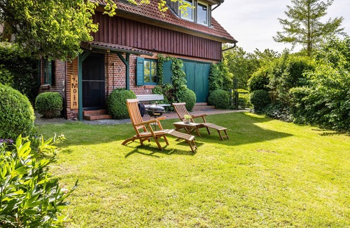 Strenglin House | Holiday Home 'Forsthof Schulte' with Private Terrace, Private Garden and Wi-Fi