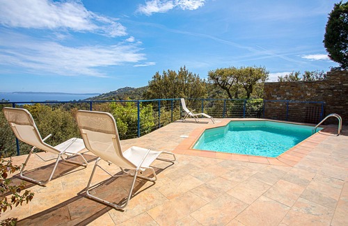 Cap Benat Villa | Holiday Home with Sea View, Private Pool & A/C
