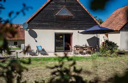 Lacapelle-Marival House | Holiday home on small park with pool in the Lot