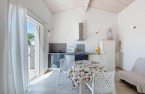 Saint-Palais-sur-Mer House | Holiday Home Les Hauts du Parc by Interhome