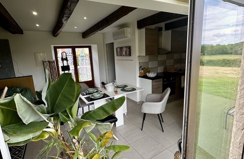 Masseret House | Holiday Home 'Gîte Cosy Forme Et Bien-être' with Shared Pool, Wi-Fi and Air Conditioning