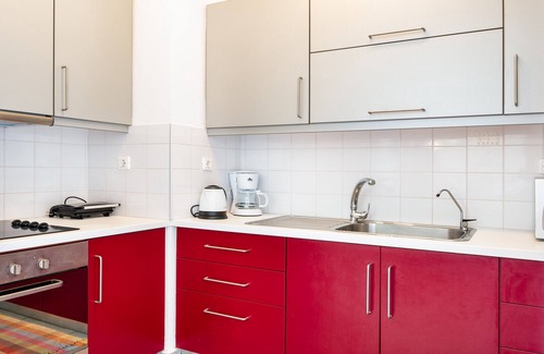 Manna House | Holiday Home 'Garden Apartments' with Shared Terrace, Wi-Fi and Air Conditioning