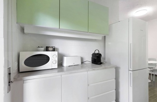 Charneca House | Holiday Home 'Garden House' with Private Garden, Wi-Fi and Air Conditioning
