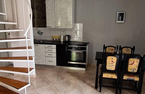 Hodilje House | Holiday Home Gea - Three Bedroom Holiday Home with Terrace and Partial Sea View