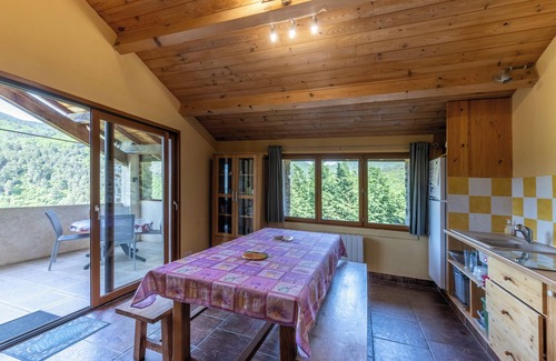 Malbosc House | Holiday Home 'Gite Des Ressources' with Mountain View, Shared Pool and Wi-Fi