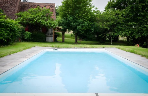 Payzac House | Holiday Home 'Gites De Groupe Pour 24 Personnes' with Private Pool, Private Terrace and Wi-Fi