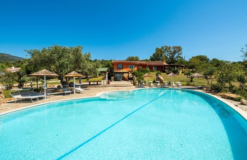 San Sperate House | Holiday Home 'Giunco' with Sea View, Wi-Fi and Air Conditioning