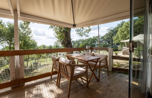 Sorano House | Holiday Home 'Glamping La Ghianda 2' with Mountain View, Wi-Fi and Air Conditioning