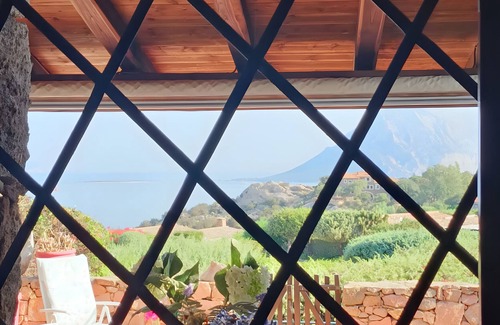 Tiriddo House | Holiday Home 'Graziella' with Sea View, Shared Pool and Shared Terrace