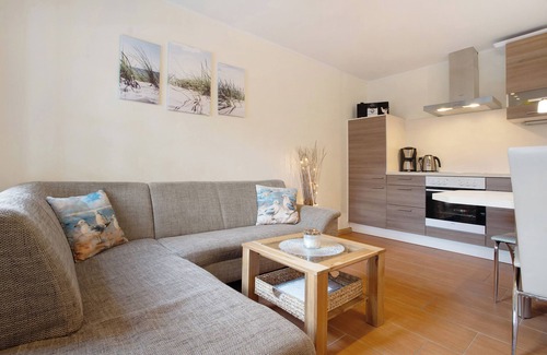 Monkebude House | Holiday Home 'Haffmöwe 96' with Private Terrace and Private Garden