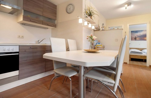 Monkebude House | Holiday Home 'Haffmöwe 96' with Private Terrace and Private Garden