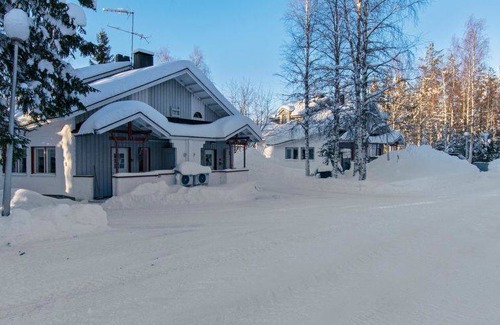 Kehys-Kainuu House | Holiday home Hallantytär a1 paritalo