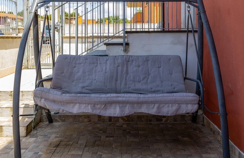Suni House | Holiday Home 'Happy' with Partial Sea View, Private Terrace and Air Conditioning