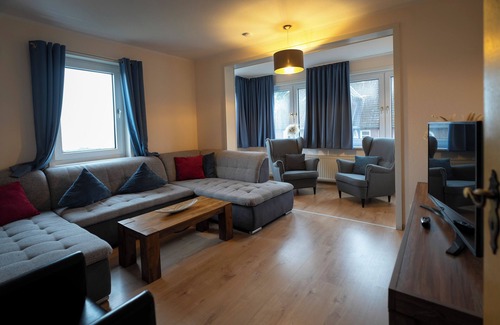 Braunlage House | Holiday home "Harzhub" with garden and sauna for up to 21 people.
