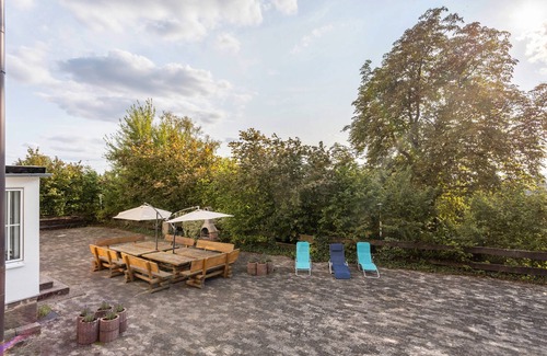 Fürstenberg House | Holiday Home 'Haus Fürstenberg Komplett' with Private Garden and Wi-Fi