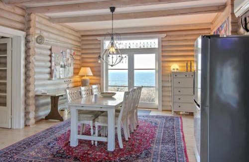 Vang House | Holiday Home Heli - 200m from the sea by Interhome