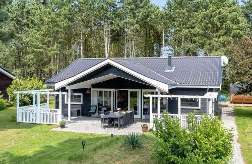 Rodby House | Holiday Home Helin - 800m from the sea by Interhome