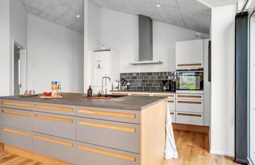 Nordost House | Holiday Home Hildegardt - 150m from the sea by Interhome