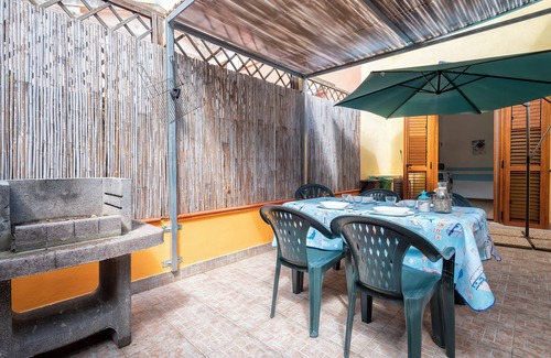 Stintino House | Holiday Home 'Holiday Cala Sant'andrea' with Shared Terrace, Balcony and Wi-Fi