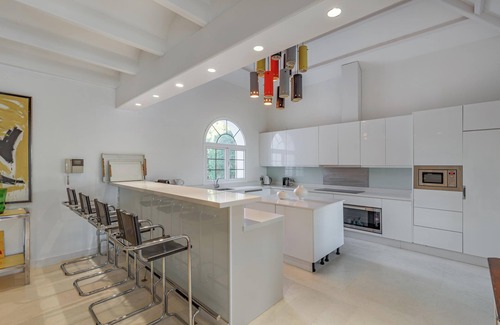 New Golden Mile House | Holiday Home 'Holiday Villa For Rent In Marbella' with Sea View, Wi-Fi and Air Conditioning