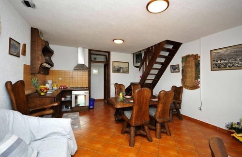 Seget Gornji House | Holiday Home in Trogir with Sea View