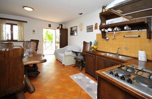 Seget Gornji House | Holiday Home in Trogir with Sea View